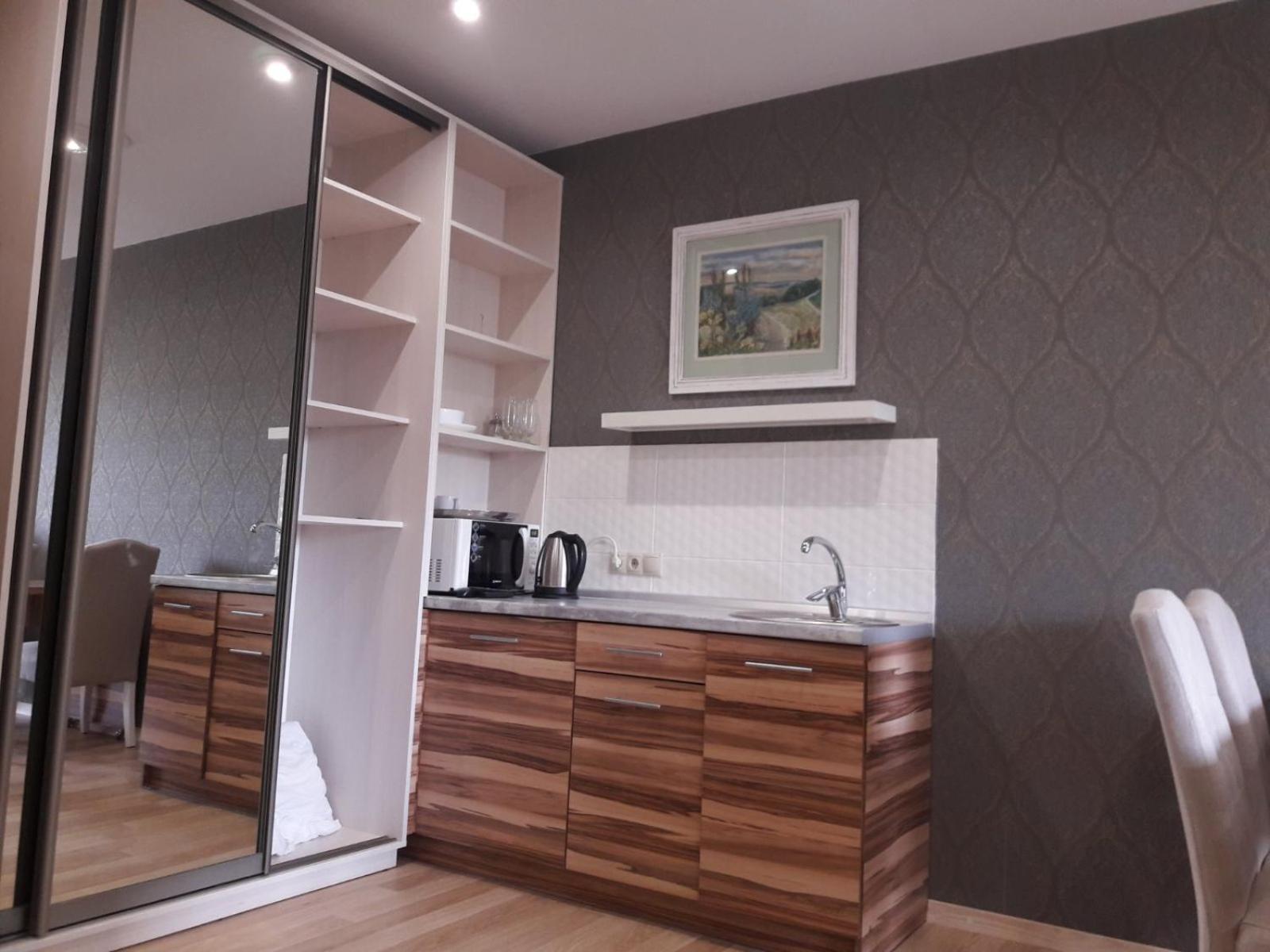 קייב Mini Hotel On Demiivska מראה חיצוני תמונה