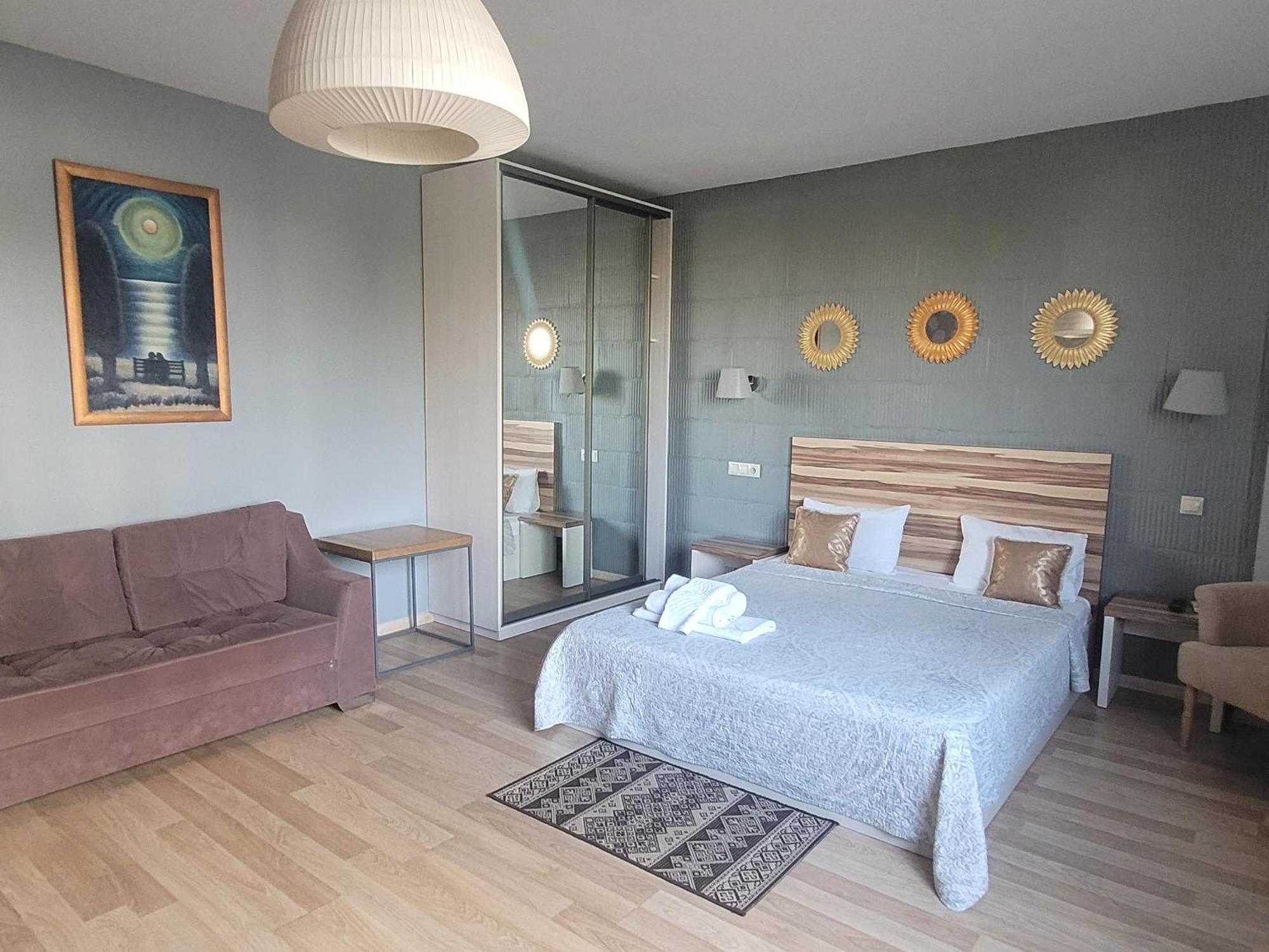 קייב Mini Hotel On Demiivska מראה חיצוני תמונה