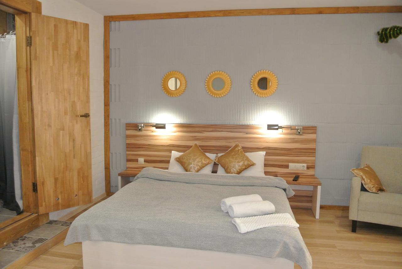 קייב Mini Hotel On Demiivska מראה חיצוני תמונה