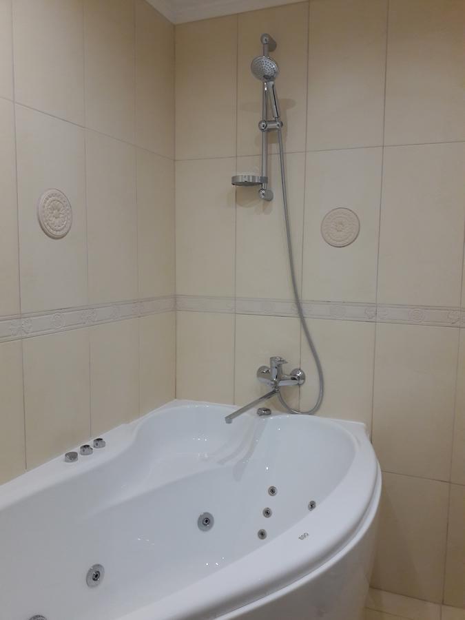 קייב Mini Hotel On Demiivska מראה חיצוני תמונה