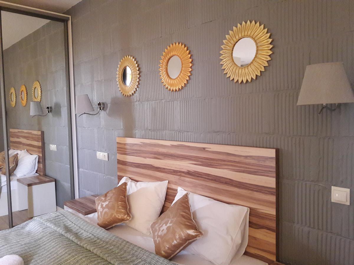קייב Mini Hotel On Demiivska מראה חיצוני תמונה