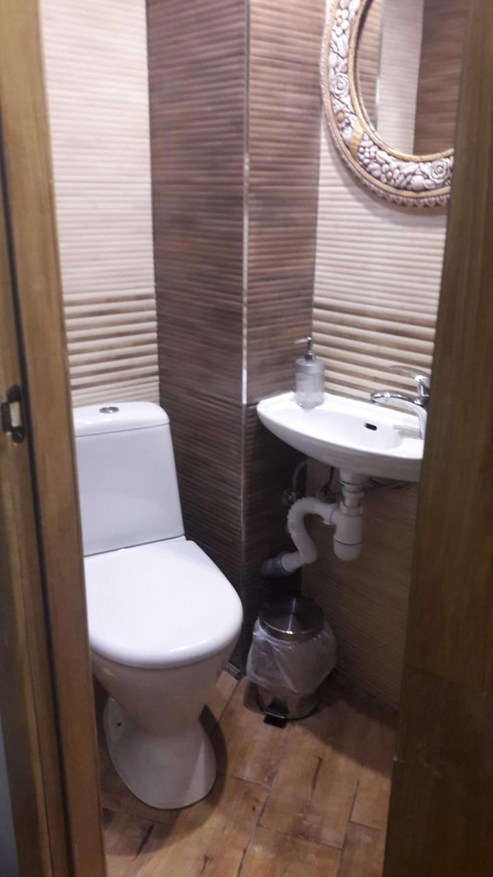 קייב Mini Hotel On Demiivska מראה חיצוני תמונה